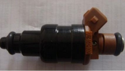 汽车喷油器电压多少v