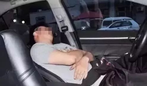 汽车油多少的视频