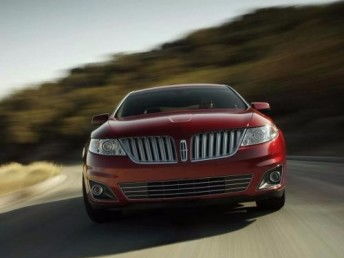 汽车办贷款收费多少