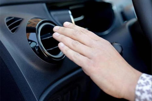 汽车平常怠速多少