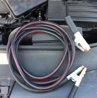 汽车电瓶搭多少线