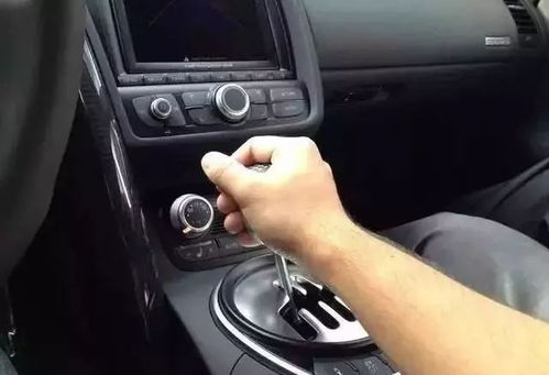 汽车多少转加减档