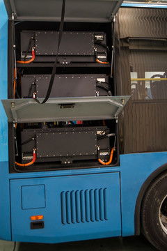 汽车有多少组电瓶