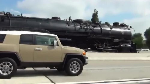 火车汽车速度多少