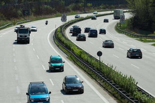 高速汽车开多少速度