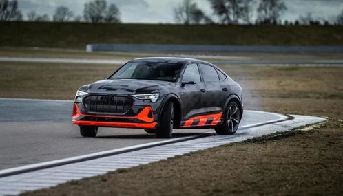 汽车首保有多少公里