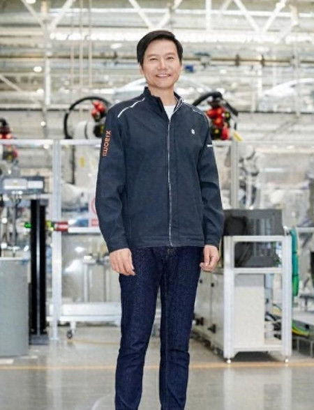 汽车销售工服多少