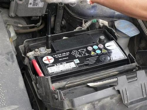 汽车电瓶 满电多少v