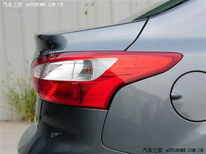 汽车后灯缝隙多少正常