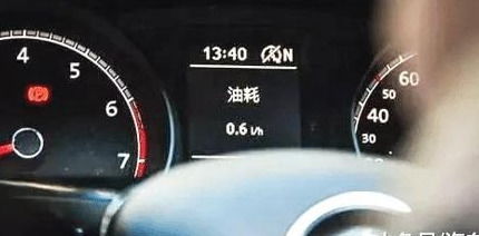 怎样看汽车油量多少