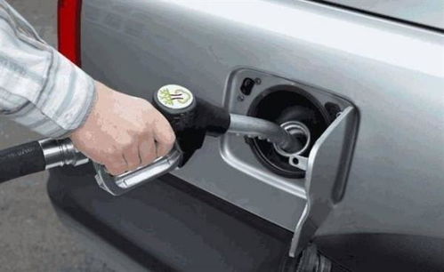 汽车出厂油箱多少升