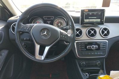 奔驰a级多少钱,奔驰a级多少钱一辆车