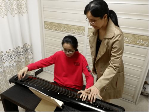 风雨同舟，六年如一日——记一位新郎车祸后女子的坚守与照顾