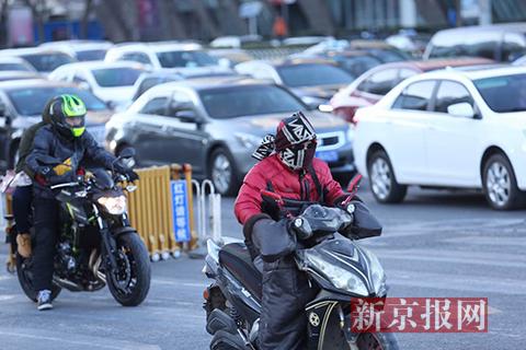 华北罕见大风 强度可吹翻电动车 华北罕见大风 强度可吹翻电动车
