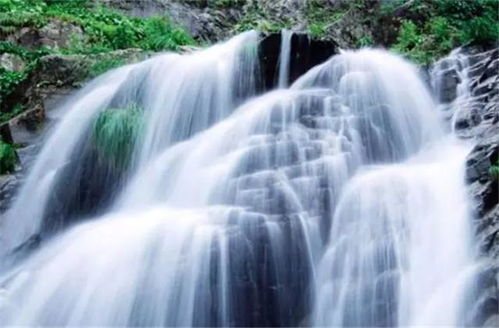 雨后庐山瀑布 李白诚不欺我(雨后庐山瀑布，李白诚不欺我)