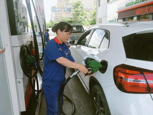 汽车油量多少该加油