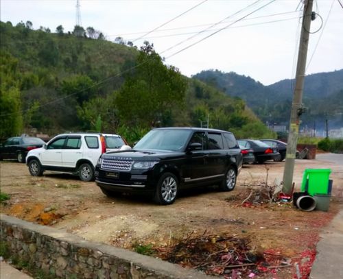 村里汽车多少钱