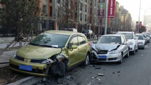 汽车撞坏保险赔付多少