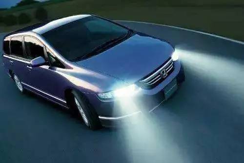 汽车大灯费多少油