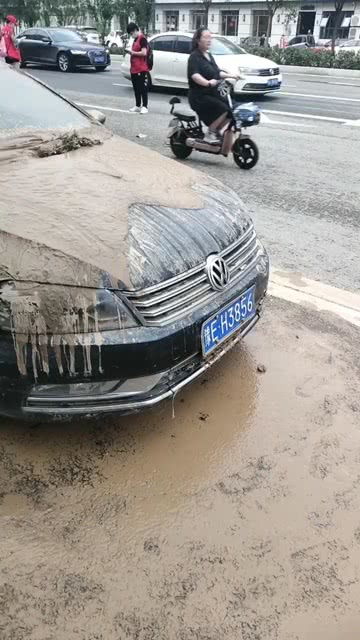 郑州洪灾泡了多少汽车
