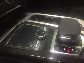 汽车转弯多少米开灯