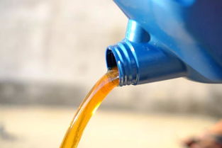 汽车机油剩下多少更换