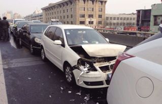 追尾汽车回弹多少正常