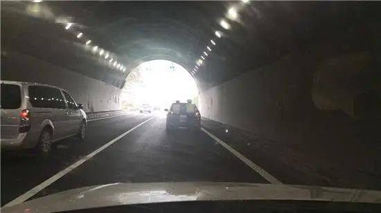 汽车飞跃隧道多少米