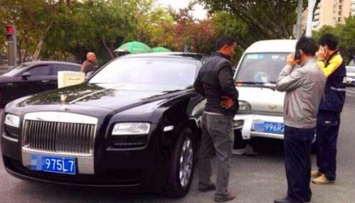 撞到汽车门赔多少