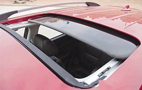 汽车天窗开多少最好