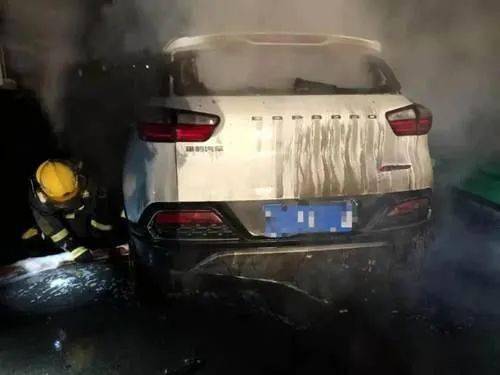 汽车油箱有多少深