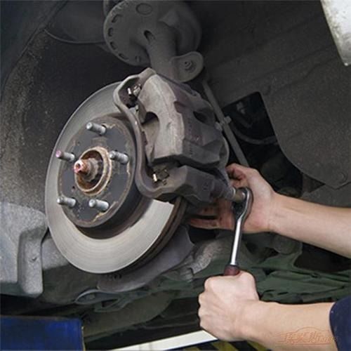 汽车反向多少圈刹车