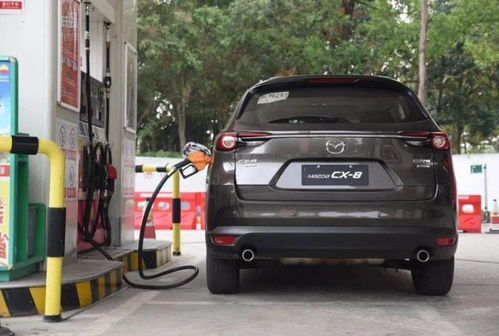 正常汽车加油多少升