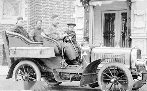 最早的汽车多少缸