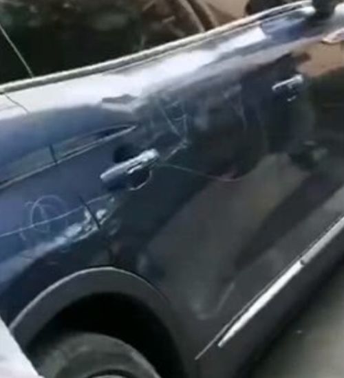 小孩划伤多少辆汽车