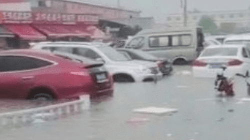 郑州暴雨多少汽车被淹