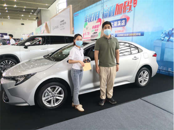 汽车约有多重多少公斤