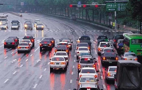 汽车下高速耗油多少