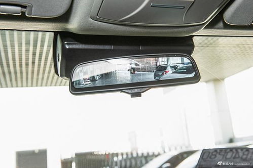 汽车镜子调多少合适