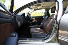 汽车原地增压多少合适 汽车原地增压多少合适