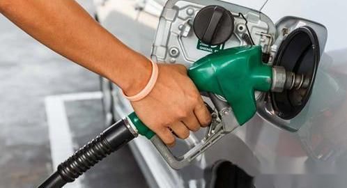 汽车油箱加满多少斤