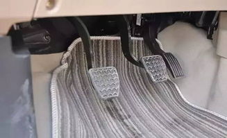 汽车油门踏板电流多少