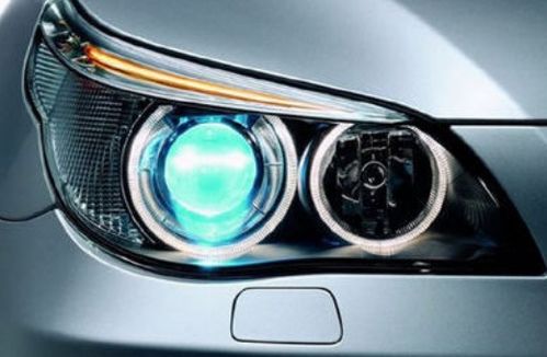 汽车多少只灯泡亮了