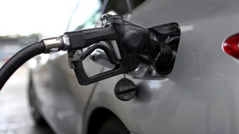 美国汽车油多少升