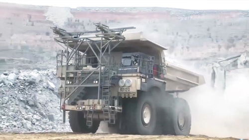 大型汽车拉多少吨