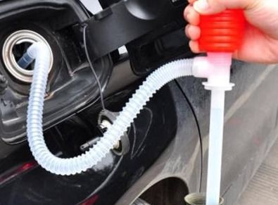 汽车咋样看机油多少