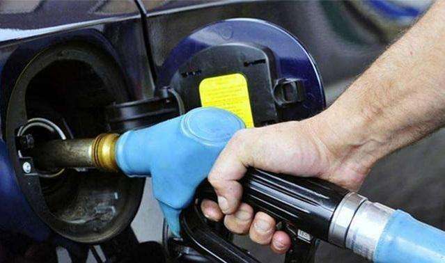 汽车油用了多少再加 汽车油用了多少再加