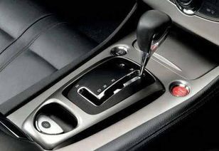 汽车拐弯多少档合适 汽车拐弯多少档合适