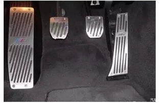 汽车油门放多少合适