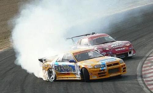 汽车拐弯漂移多少米